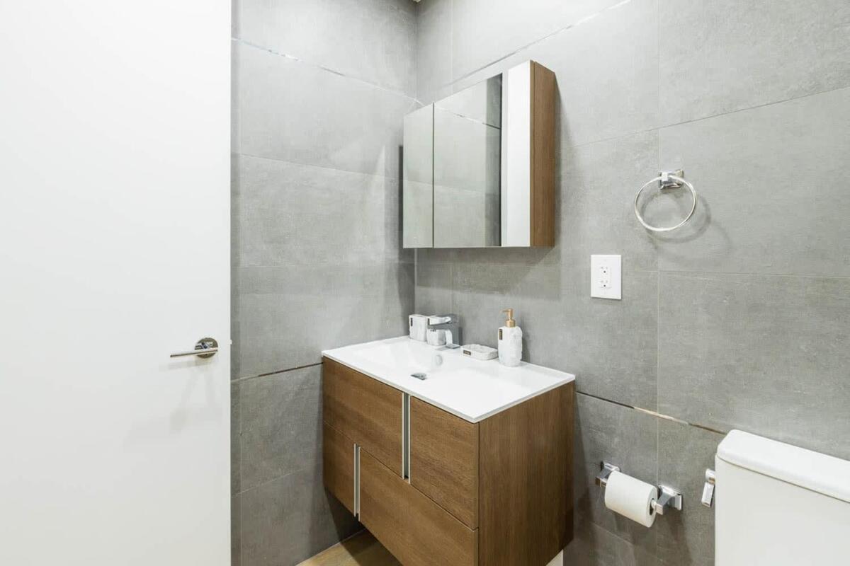 1597-13 I Brand New Prime Upper East Apartment