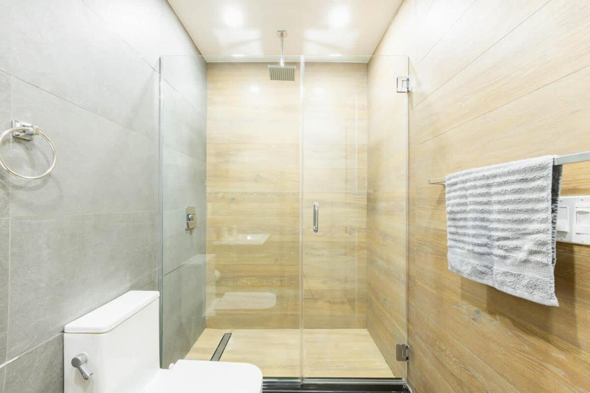 1597-13 I Brand New Prime Upper East Apartamento